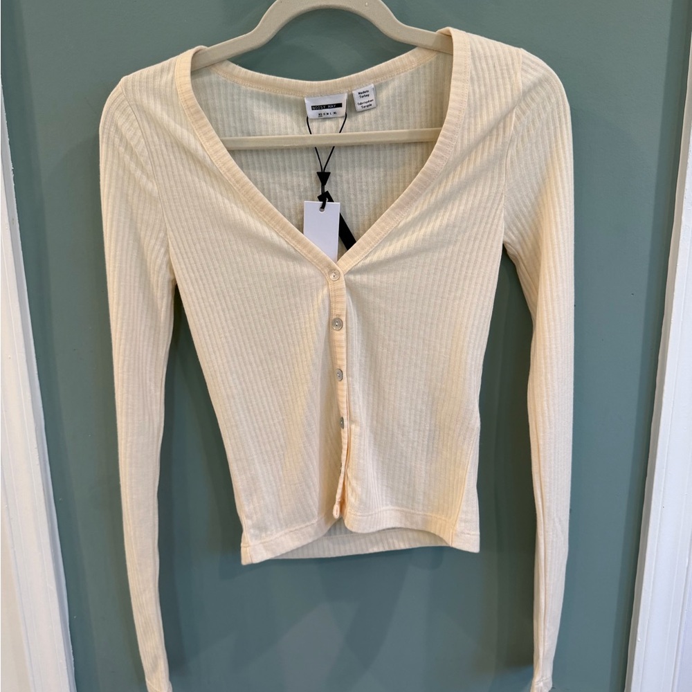 Cream Ribbed V-Neck Button-Up Top